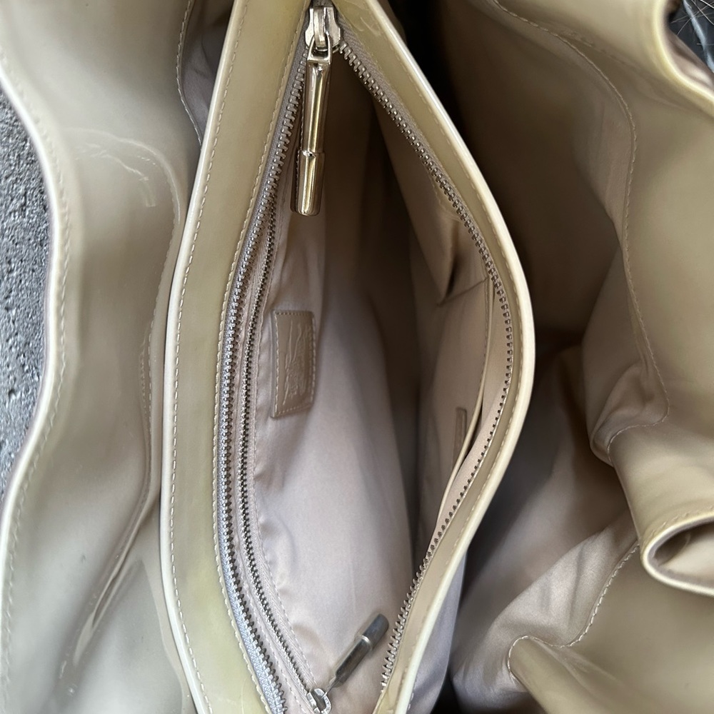 Burberry Bag Quilted Beacon Large Tote Patent Leather Satchel - Beige - Picture 4 of 7